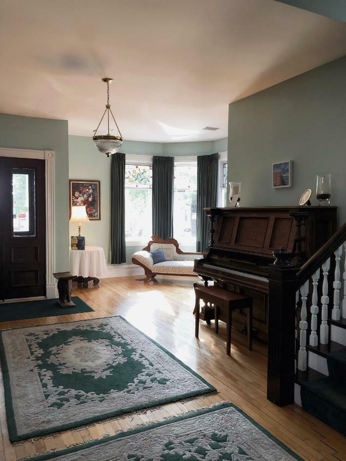 Mahogany Manor Bed & Breakfast Saint John Exterior foto