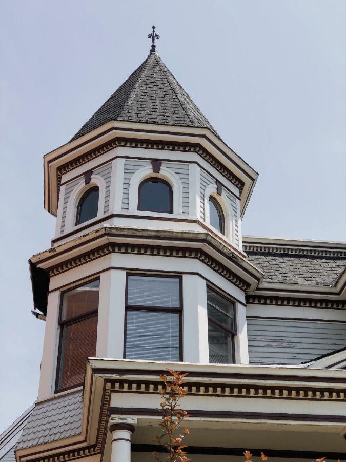 Mahogany Manor Bed & Breakfast Saint John Exterior foto